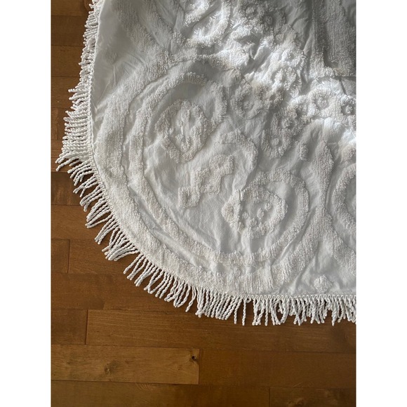 Columbine Cody Home Collection white chenille bedspread fringe full bed - Picture 8 of 12